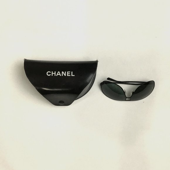 CHANEL Oversize Aviator Sunglasses - Picture 2 of 6